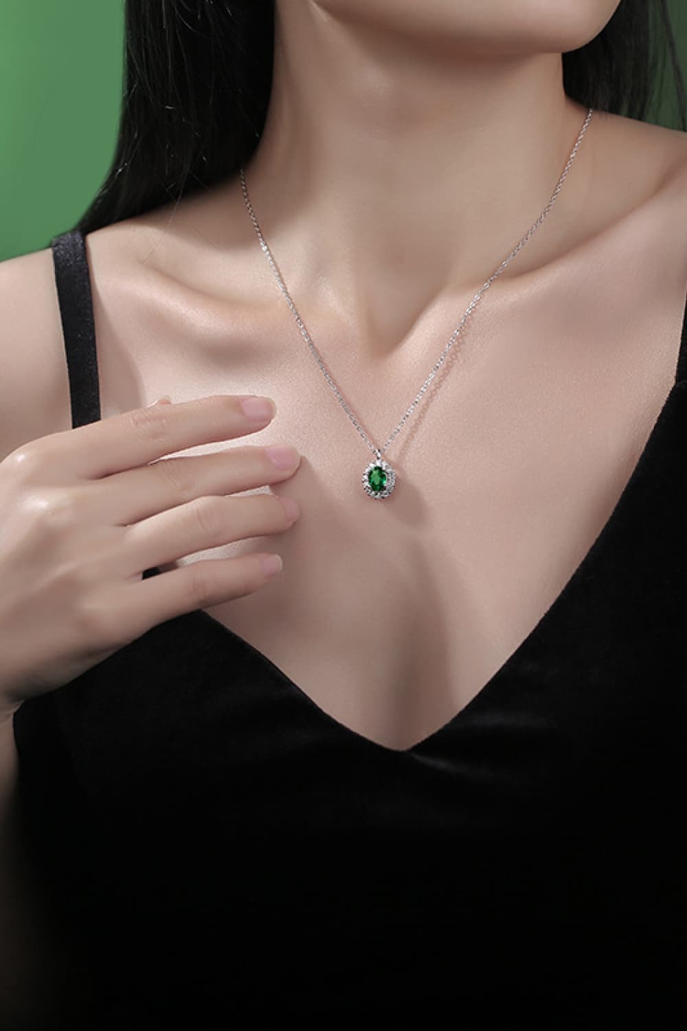1 5ct lab emerald pendant