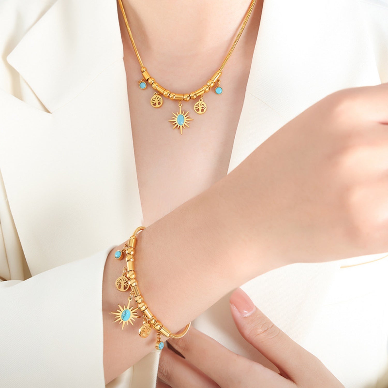 gold charm link bracelet