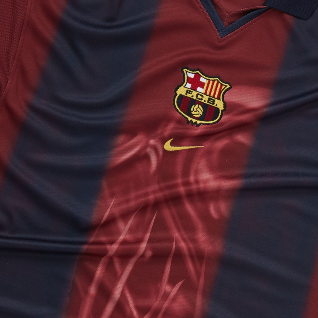2001/02 FC Barcelona x Travis Scott Retro Home Shirt - Limited Edition