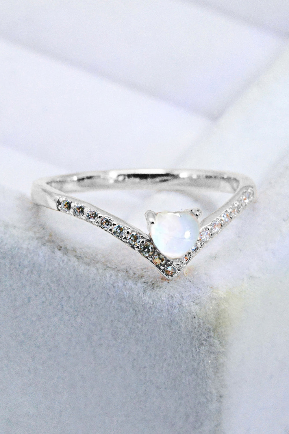 heart moonstone silver ring