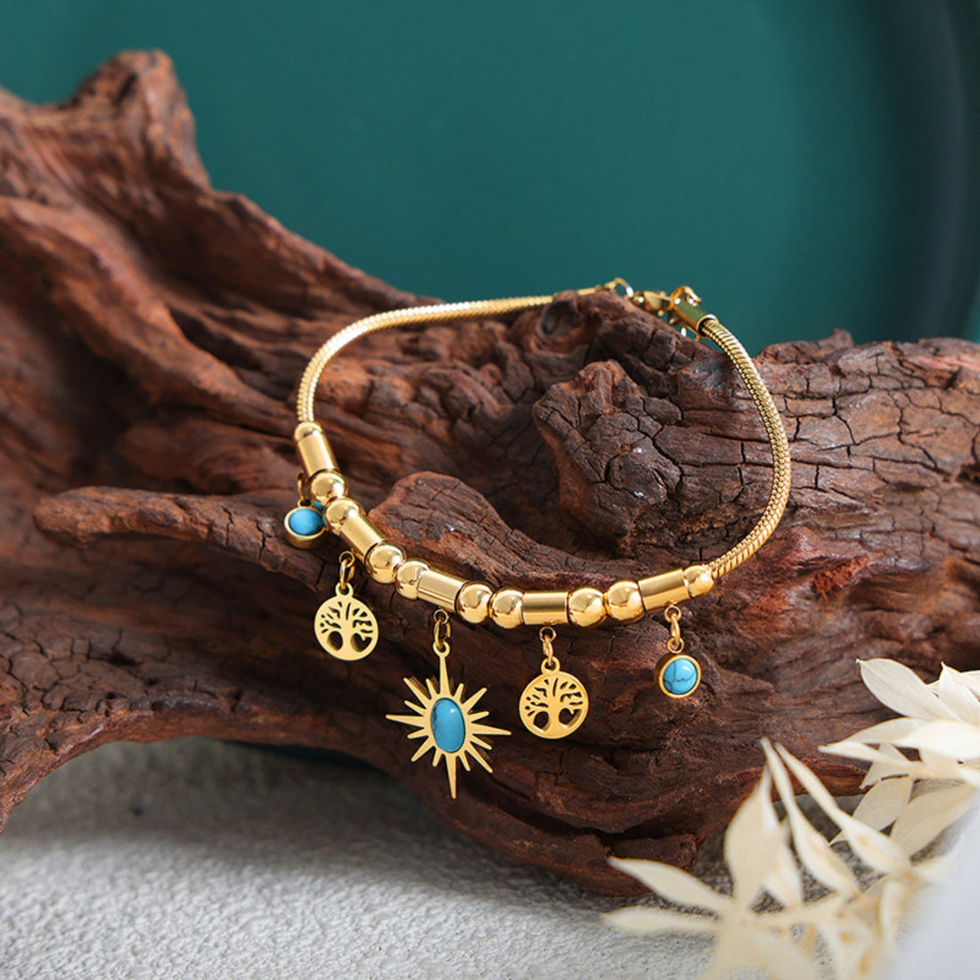 gold charm link bracelet