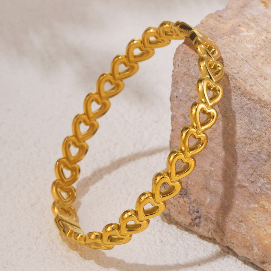 gold heart link bracelet