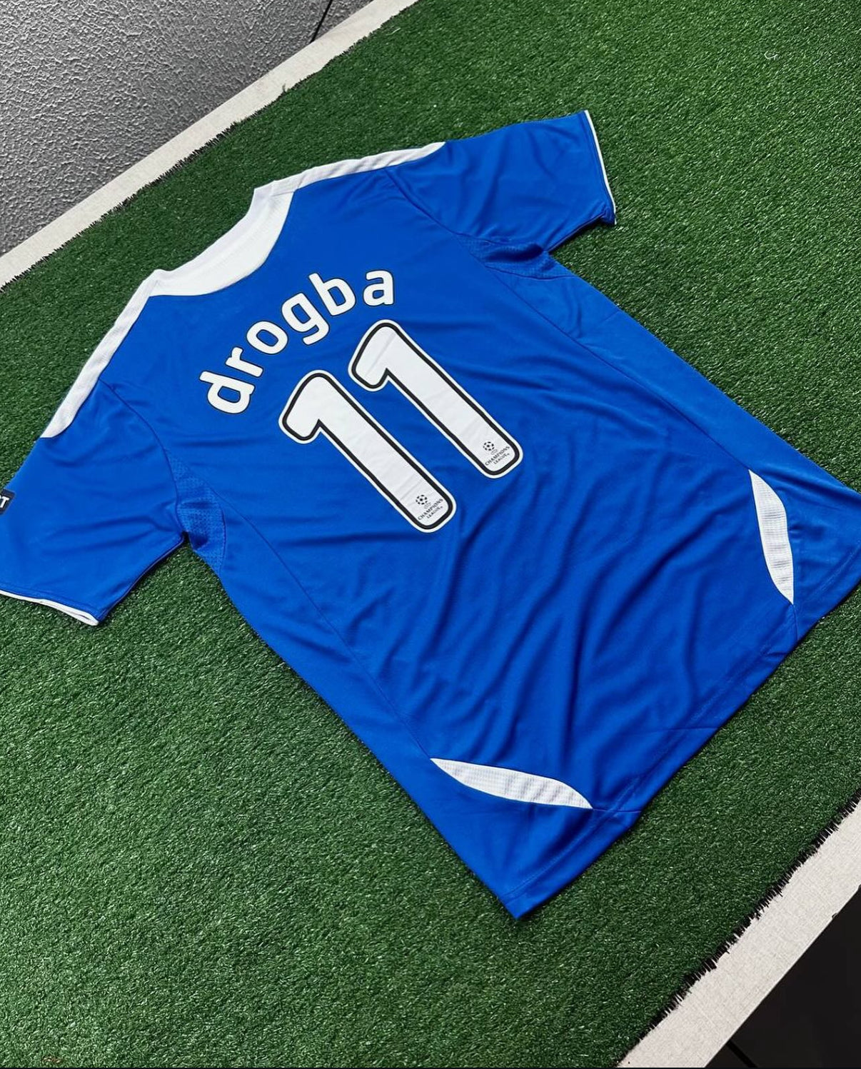 2011-12 Chelsea Retro Shirt
