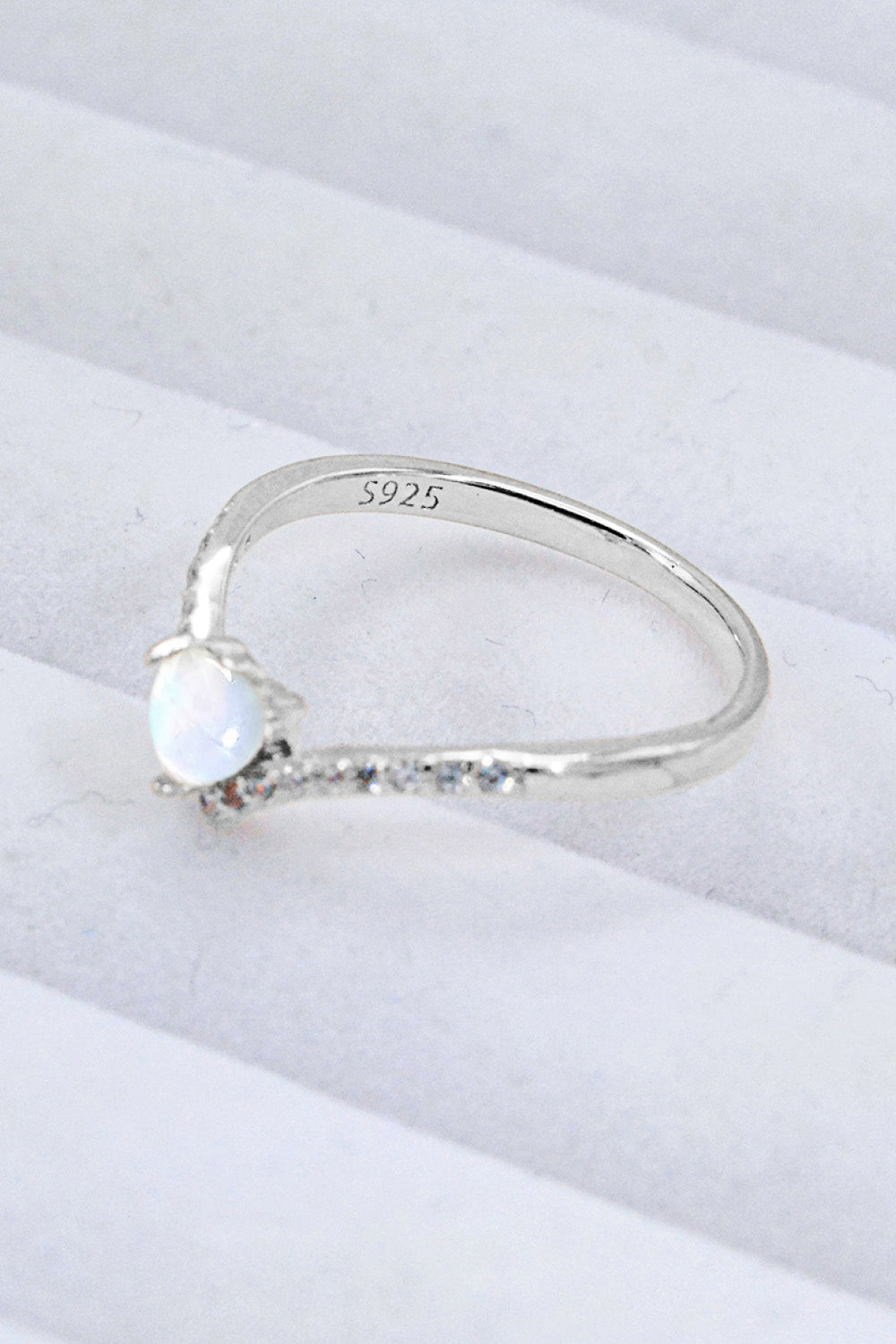 heart moonstone silver ring