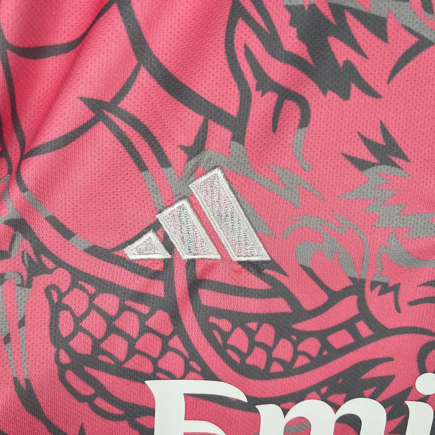 23-24 - Real Madrid Shirt - Pink Dragon