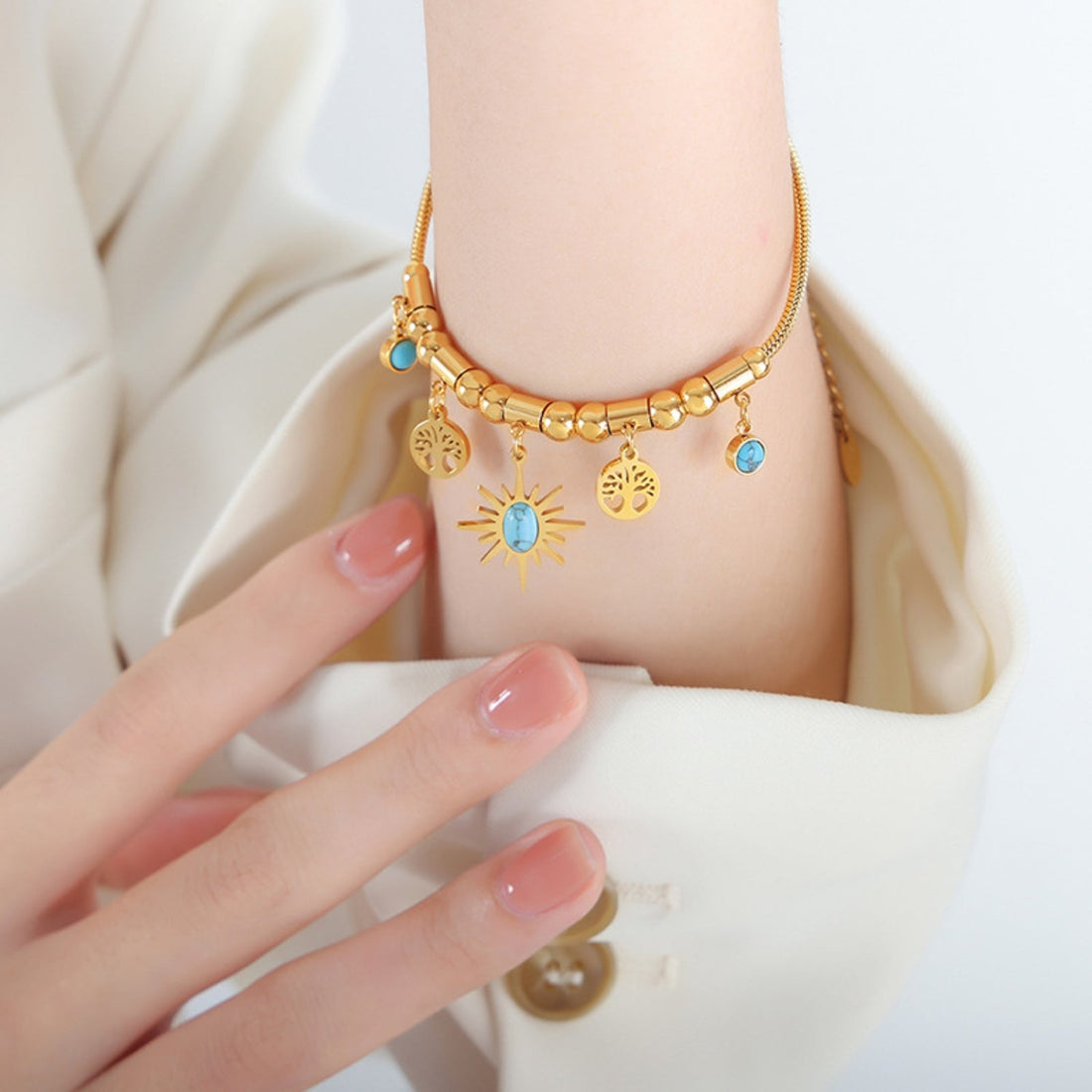 gold charm link bracelet